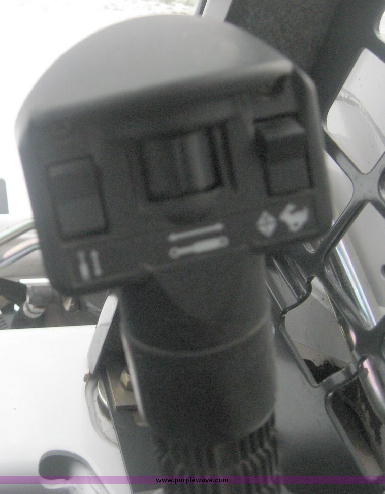 image for item 3879 2007 Bobcat S175 skid steer