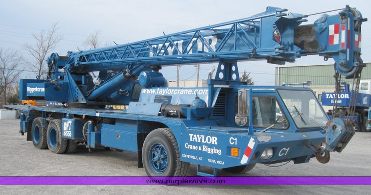 image for item 4468 1975 Pettibone 50TKLS 25 ton hydraulic truck crane