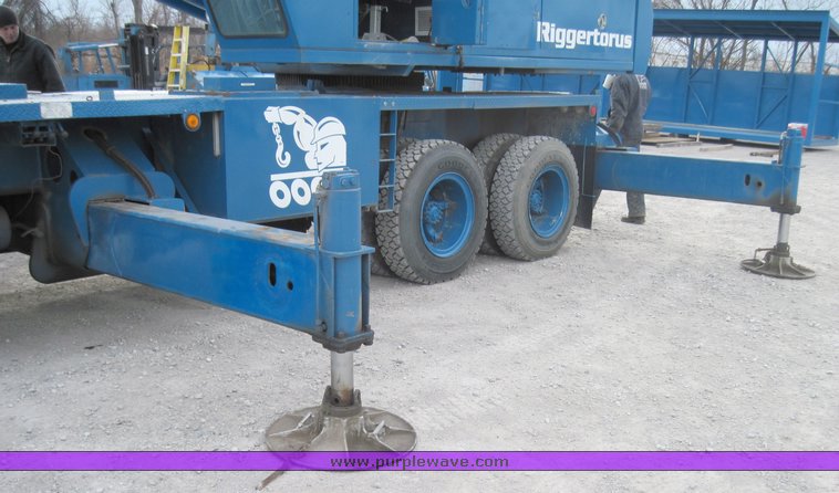 image for item 4468 1975 Pettibone 50TKLS 25 ton hydraulic truck crane
