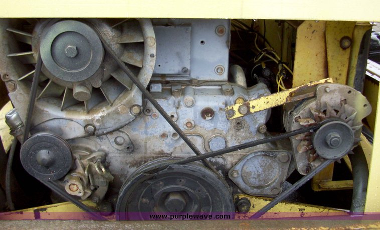 image for item 5081 New Holland L775 skid steer