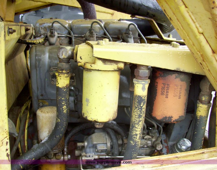 image for item 5081 New Holland L775 skid steer