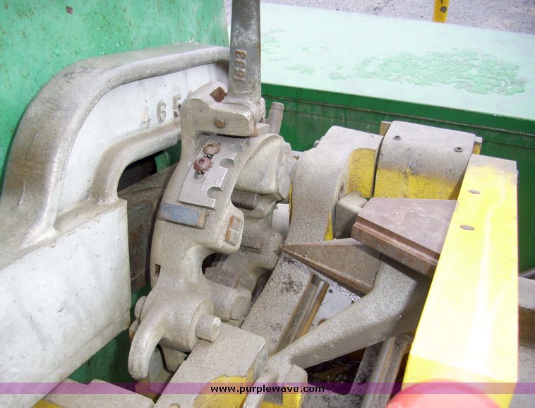 image for item 5082 GreenLee 460 Auto Thread pipe threading machine