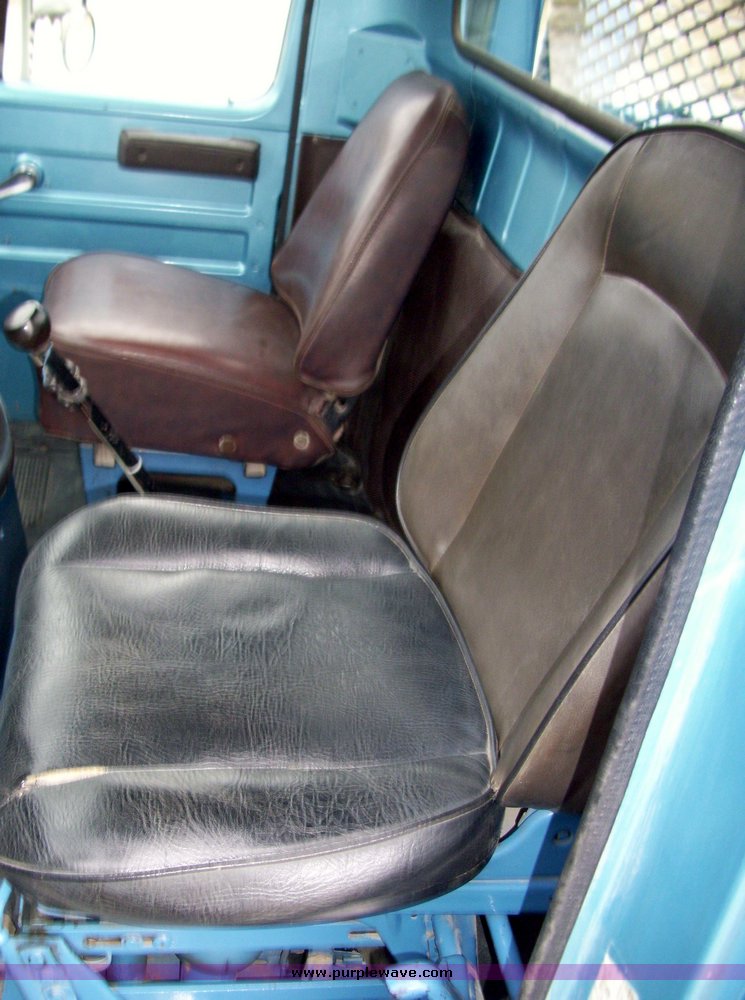 image for item 5105 1985 International F2375 24' rollback truck