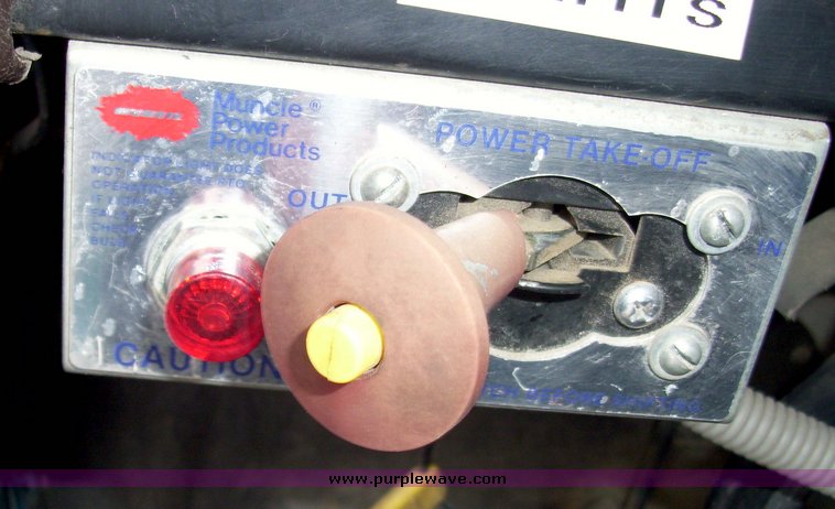 image for item 5105 1985 International F2375 24' rollback truck