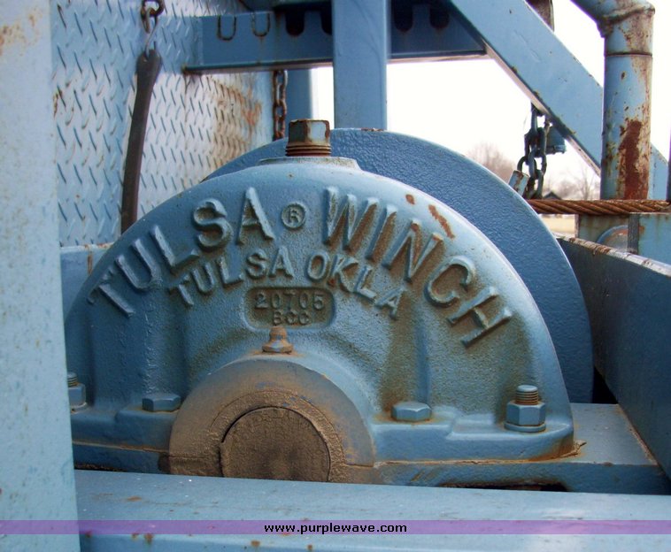 image for item 5105 1985 International F2375 24' rollback truck