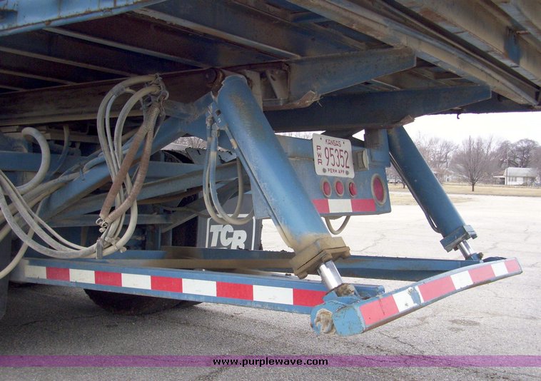 image for item 5105 1985 International F2375 24' rollback truck
