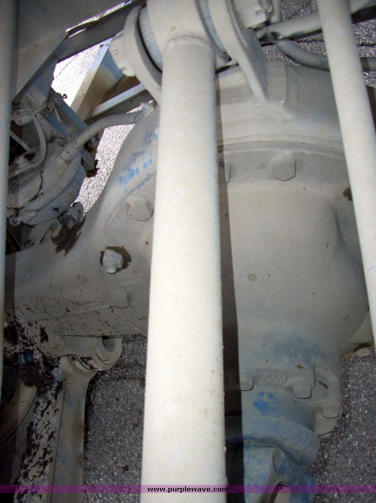 image for item 5105 1985 International F2375 24' rollback truck