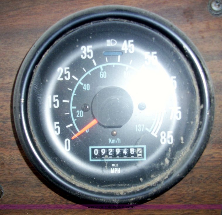 image for item 5106 1985 International C0F9670 semi truck with sleeper cab