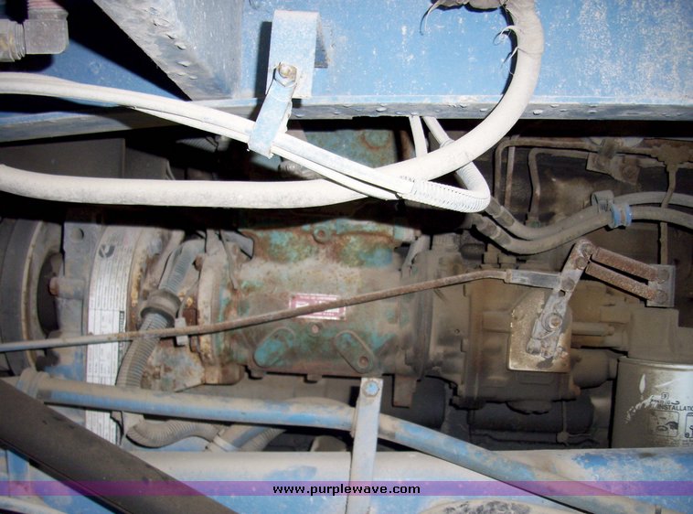 image for item 5106 1985 International C0F9670 semi truck with sleeper cab