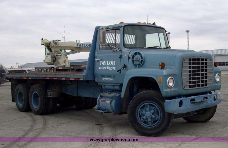 image for item 5107 1980 Ford F8000 18' tandem axle truck