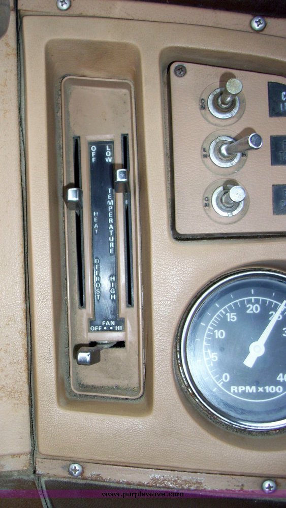 image for item 5107 1980 Ford F8000 18' tandem axle truck