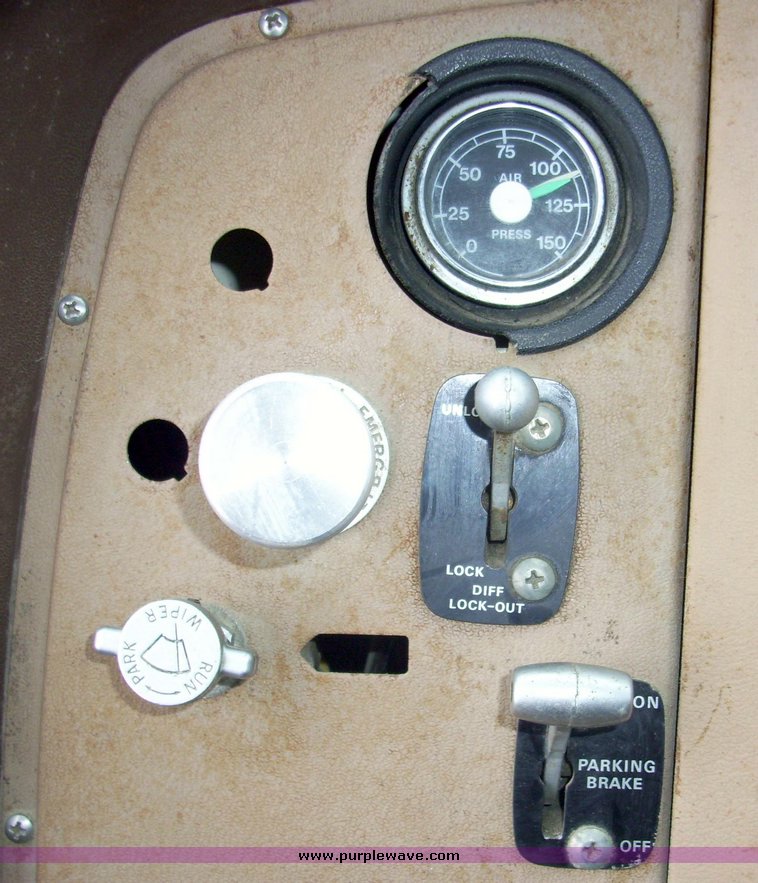 image for item 5107 1980 Ford F8000 18' tandem axle truck