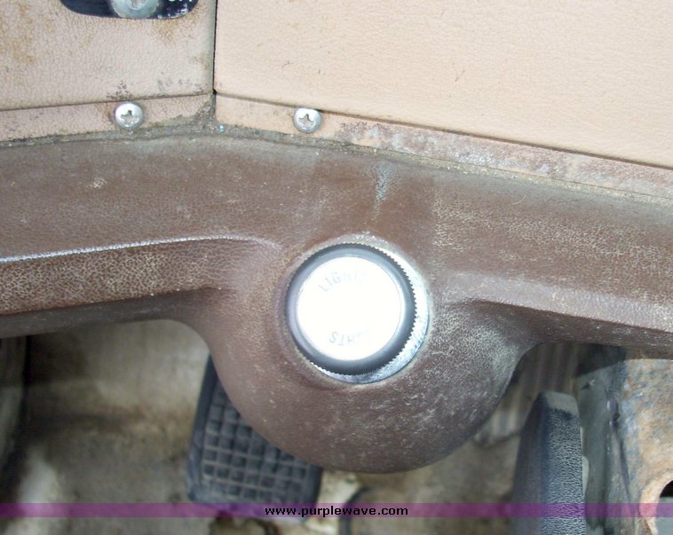 image for item 5107 1980 Ford F8000 18' tandem axle truck