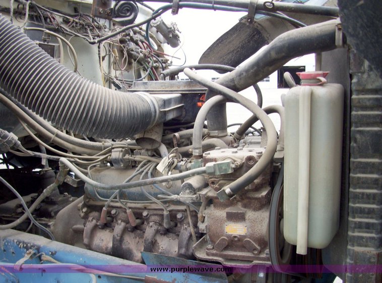 image for item 5107 1980 Ford F8000 18' tandem axle truck