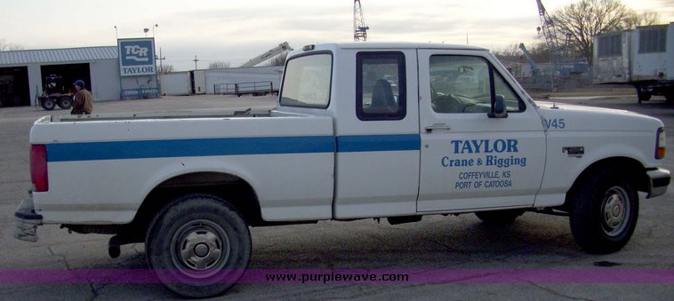image for item 5112 1997 Ford F-250 pickup truck