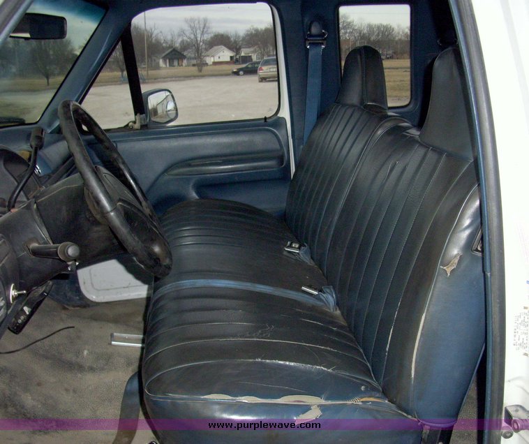 image for item 5112 1997 Ford F-250 pickup truck