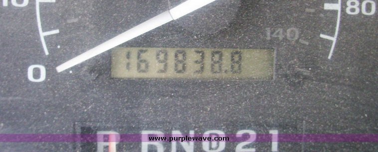 image for item 5112 1997 Ford F-250 pickup truck