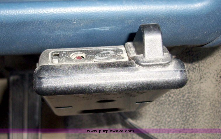 image for item 5112 1997 Ford F-250 pickup truck