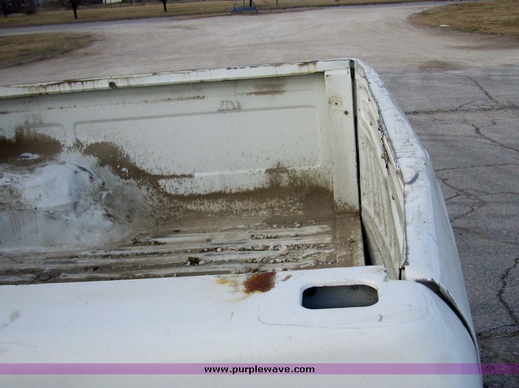 image for item 5112 1997 Ford F-250 pickup truck