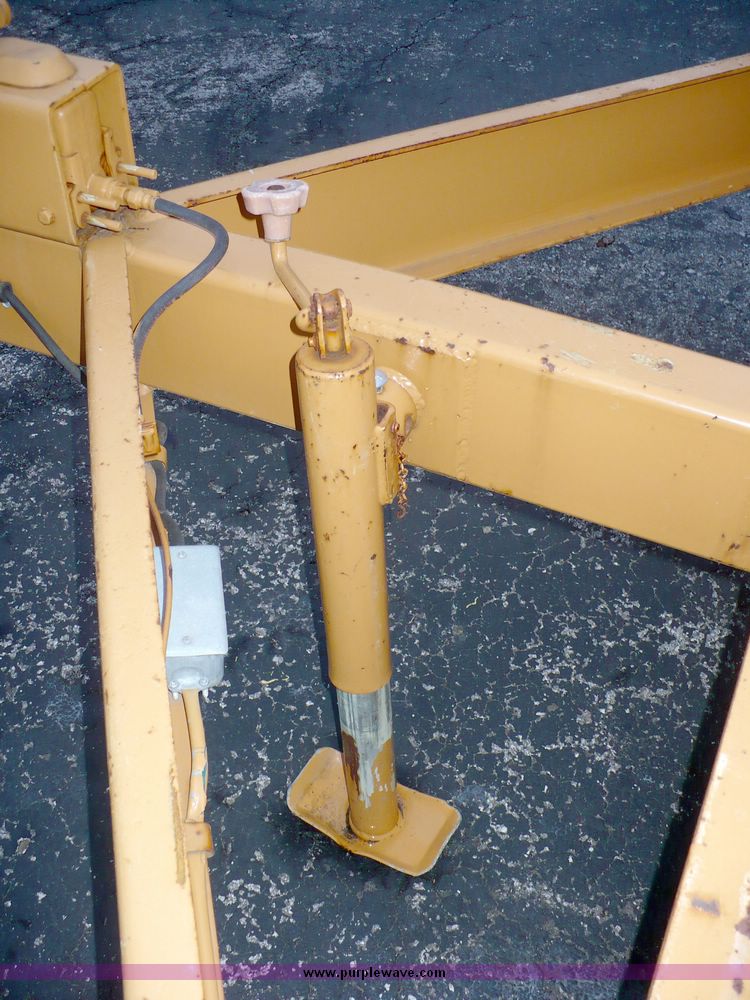 image for item 5258 1991 Redi Haul tandem axle equipment trailer