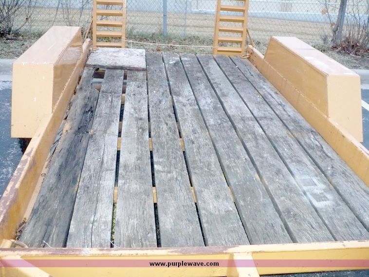 image for item 5258 1991 Redi Haul tandem axle equipment trailer