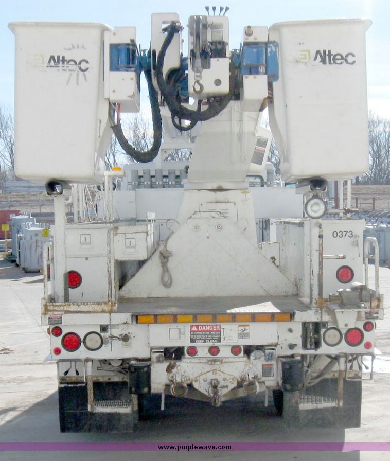 image for item 5330 2001 Freightliner FL70 bucket truck
