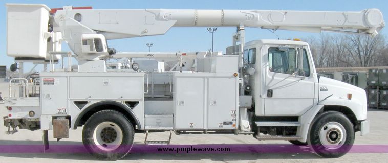 image for item 5330 2001 Freightliner FL70 bucket truck