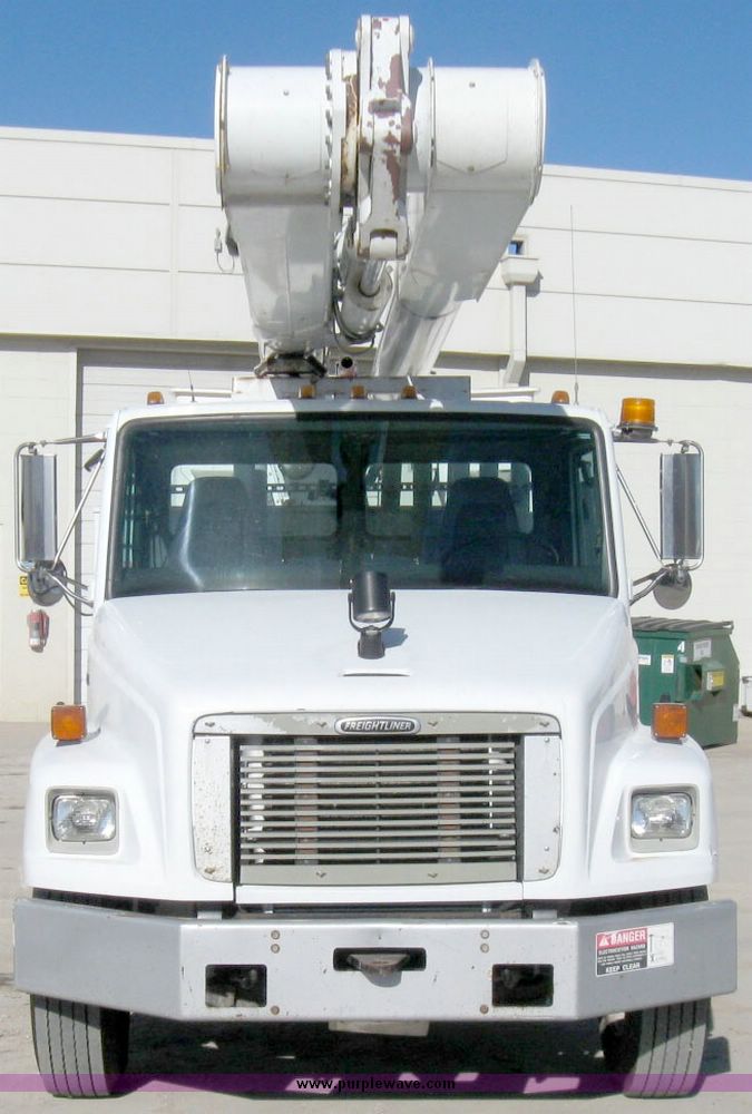image for item 5330 2001 Freightliner FL70 bucket truck