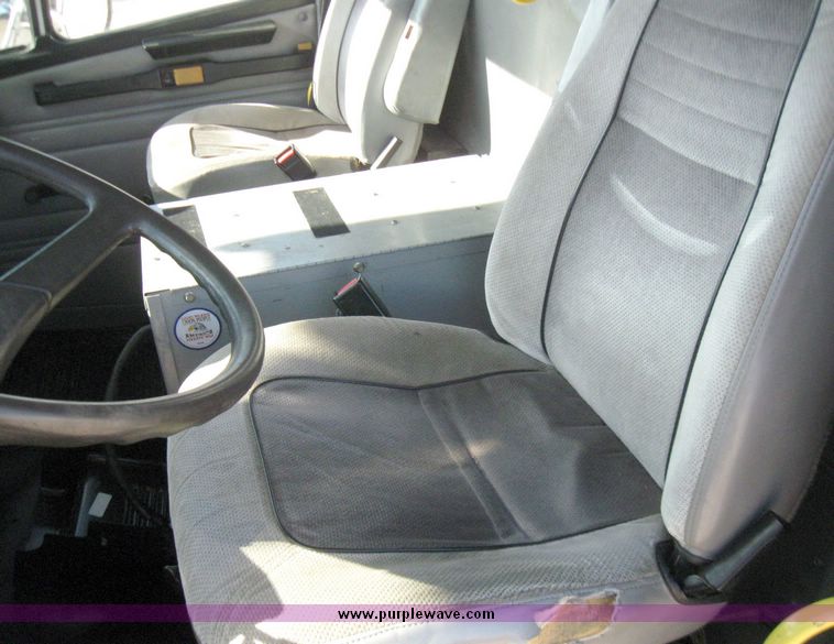 image for item 5330 2001 Freightliner FL70 bucket truck