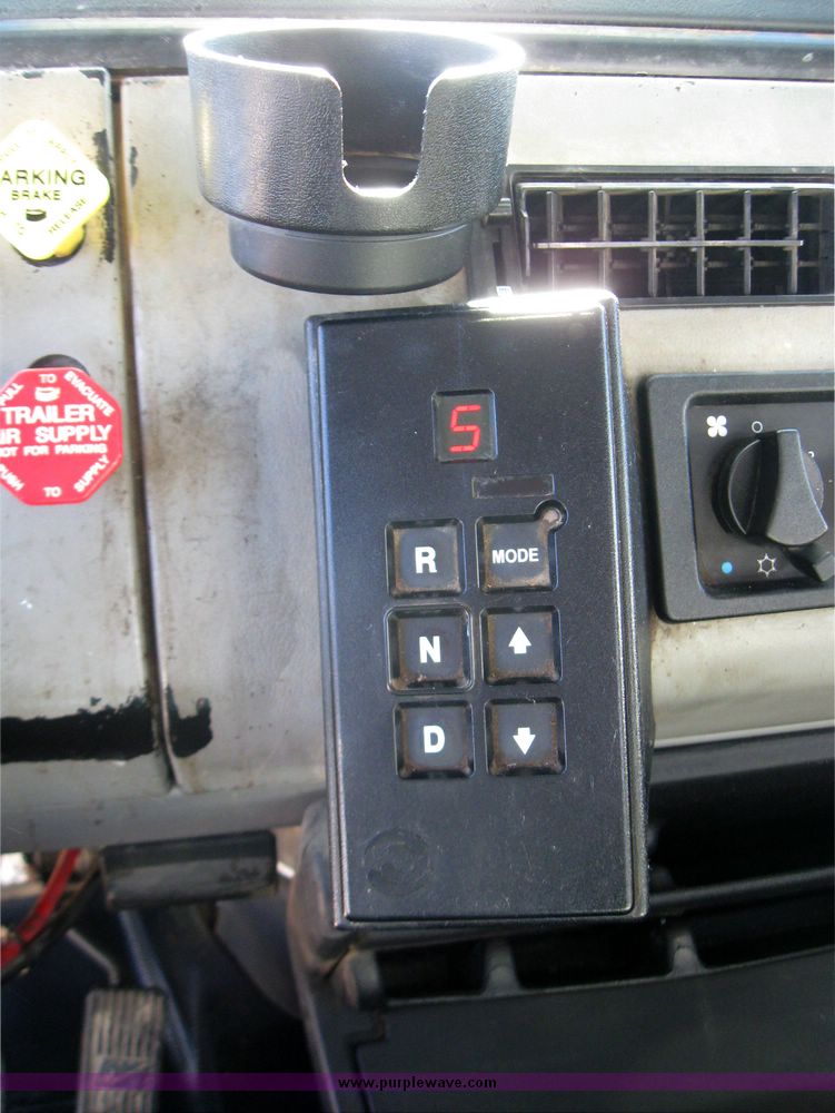 image for item 5330 2001 Freightliner FL70 bucket truck