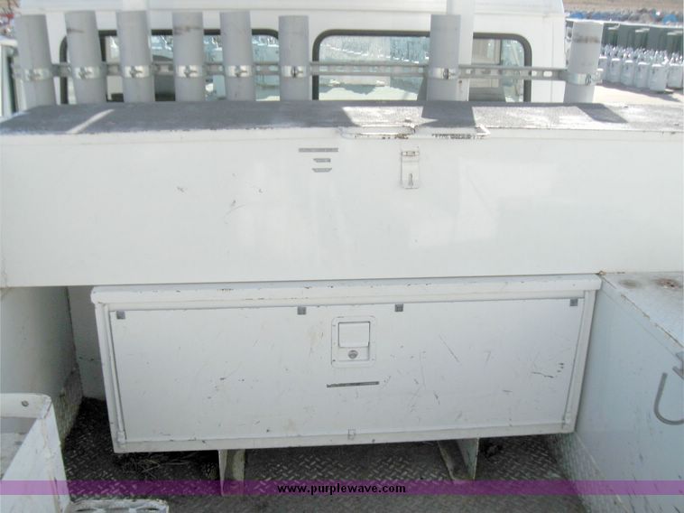 image for item 5330 2001 Freightliner FL70 bucket truck