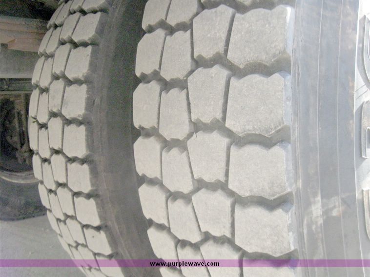 image for item 5330 2001 Freightliner FL70 bucket truck