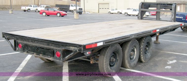 image for item 5332 1983 WW flatbed gooseneck trailer
