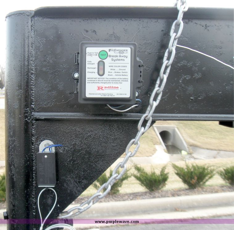 image for item 5332 1983 WW flatbed gooseneck trailer