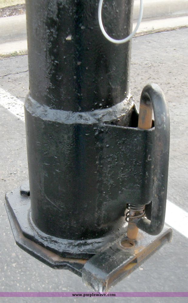 image for item 5332 1983 WW flatbed gooseneck trailer