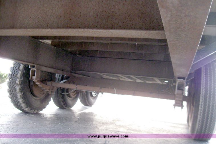 image for item 5332 1983 WW flatbed gooseneck trailer