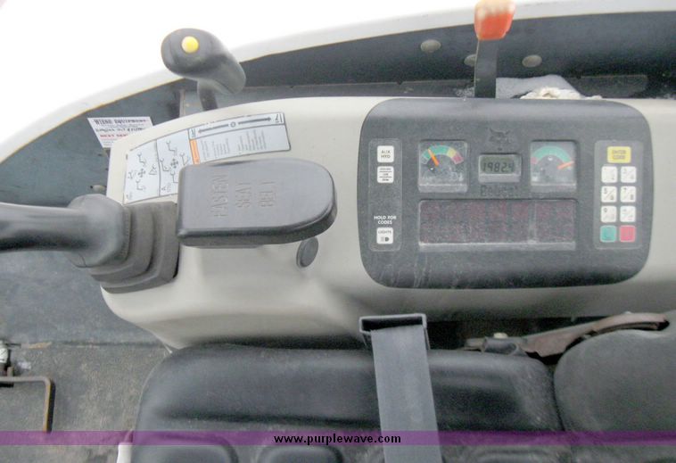 image for item 5339 2001 Bobcat 334 compact excavator