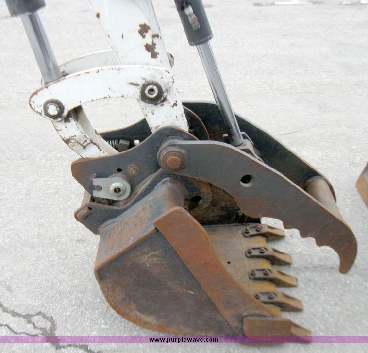 image for item 5339 2001 Bobcat 334 compact excavator