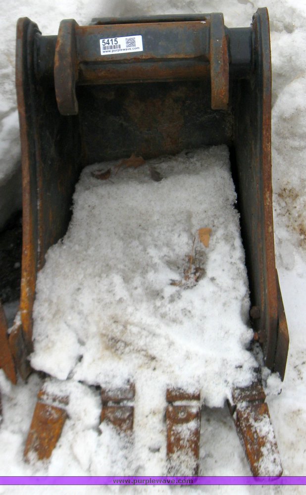 image for item 5339 2001 Bobcat 334 compact excavator