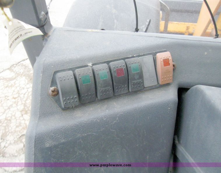 image for item 5340 2002 Mustang 742H telehandler