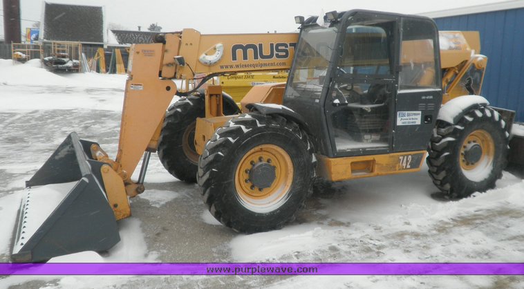 image for item 5340 2002 Mustang 742H telehandler