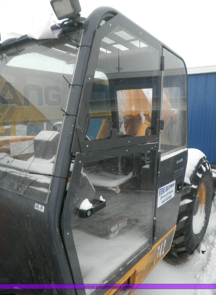 image for item 5340 2002 Mustang 742H telehandler