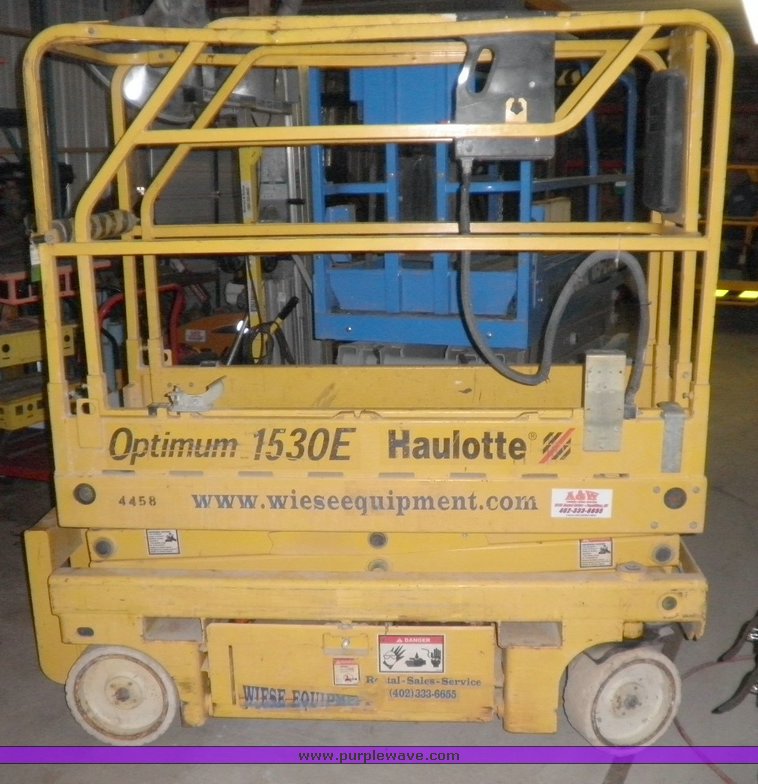 image for item 5422 2002 Haulotte 1530E scissor lift