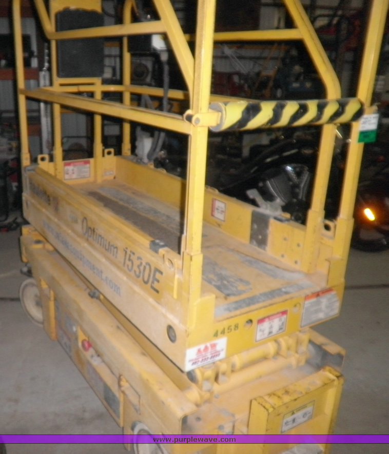 image for item 5422 2002 Haulotte 1530E scissor lift