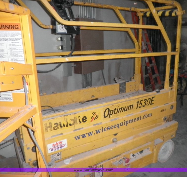 image for item 5423 2002 Haulotte 1530E scissor lift