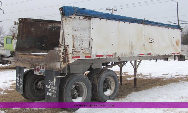 image for item 6018 1991 Hilbilt end dump trailer