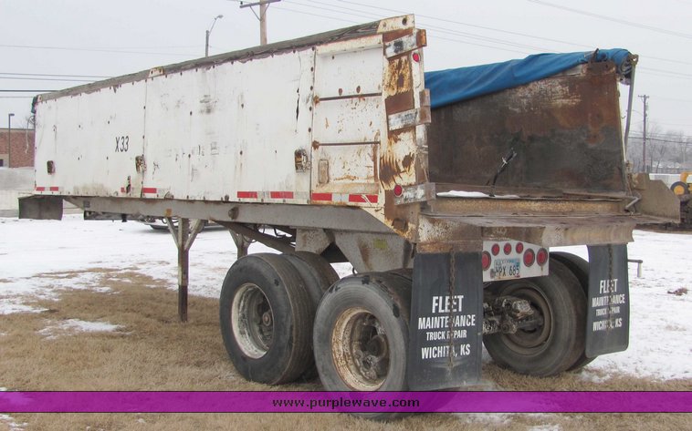 image for item 6018 1991 Hilbilt end dump trailer