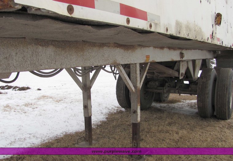 image for item 6018 1991 Hilbilt end dump trailer