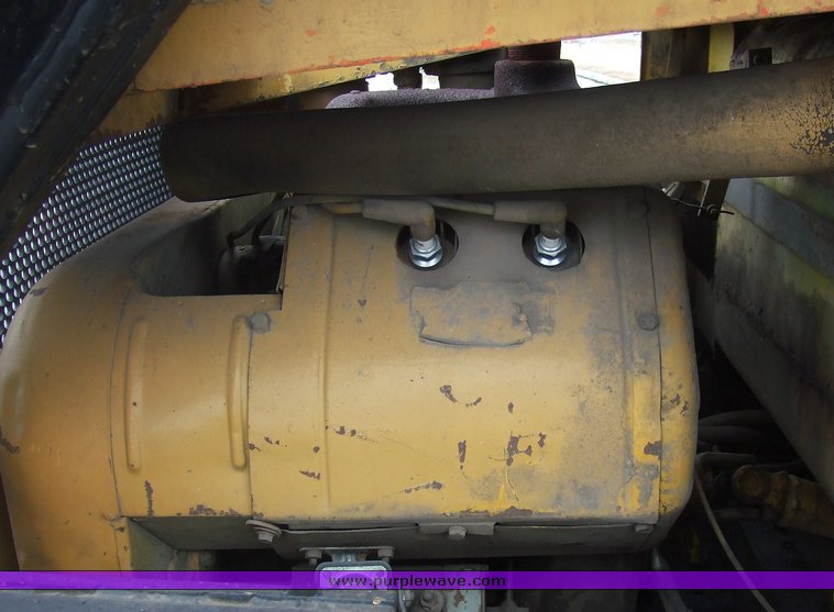 image for item 6624 New Holland skid steer