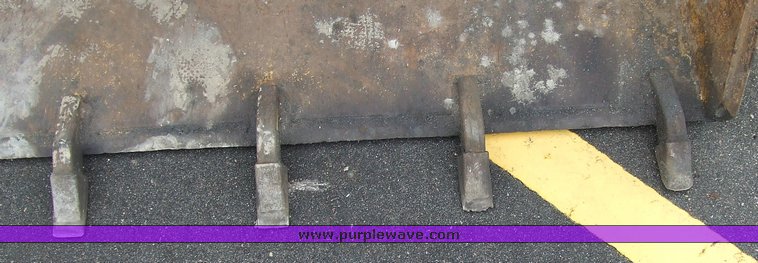 image for item 6624 New Holland skid steer